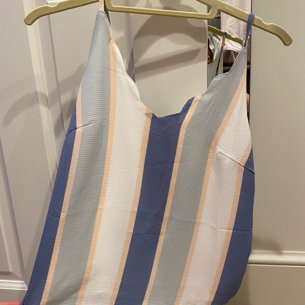 cute dinner top!